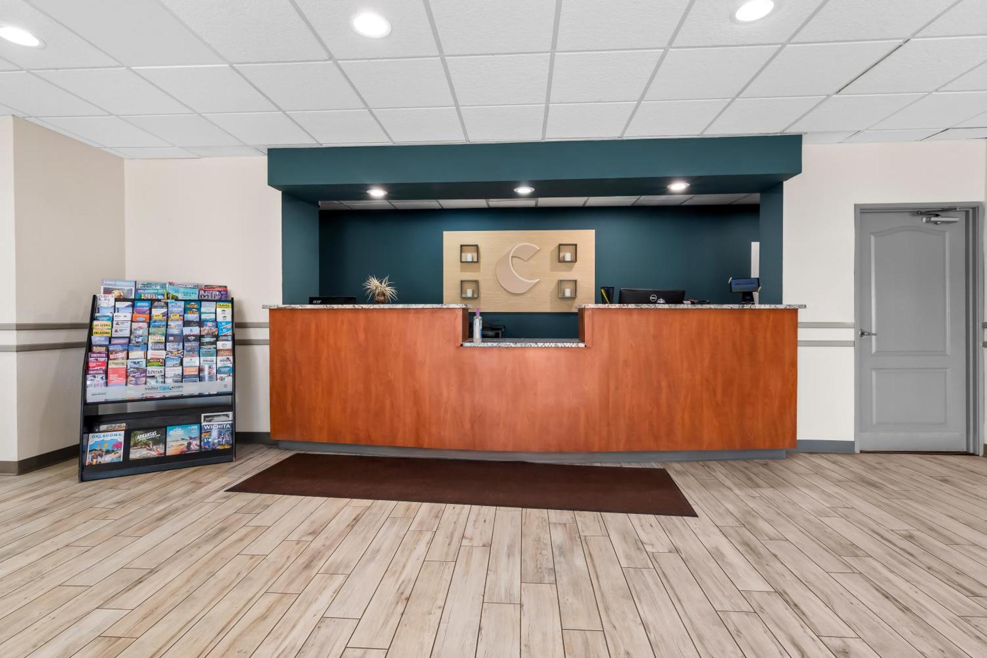Comfort Inn & Suites Елк-Сіті Екстер'єр фото